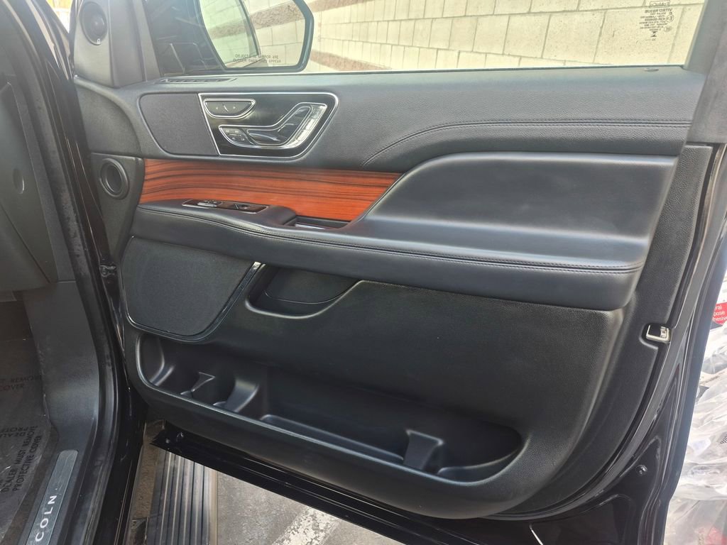 Used 2024 Lincoln Navigator Reserve image 33