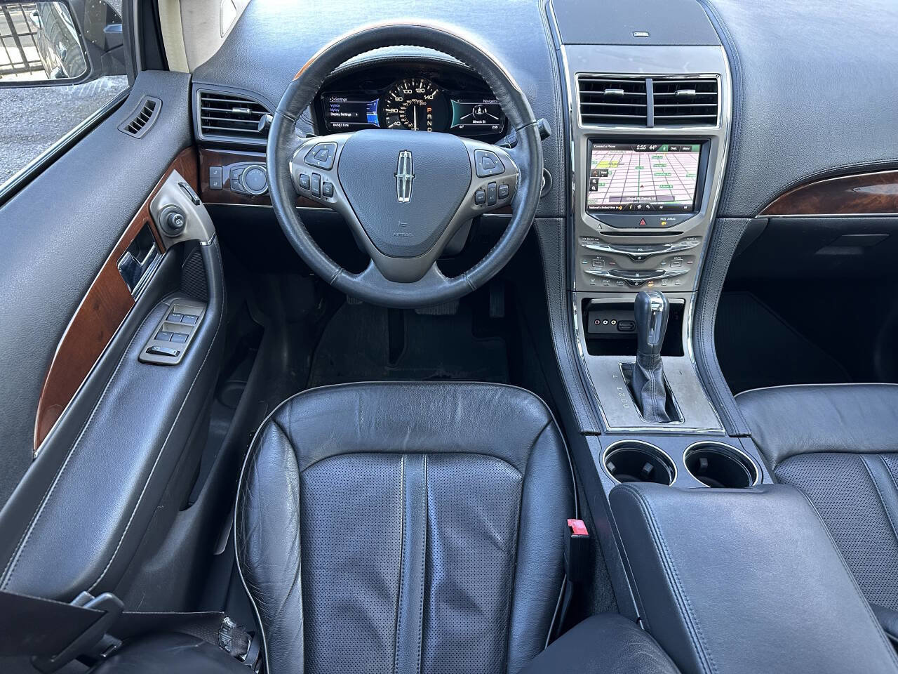 Used 2015 Lincoln MKX FWD w/ Equipment Group 102A image 39