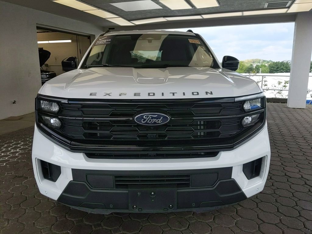 Certified 2025 Ford Expedition Active AWD/4WD video 2