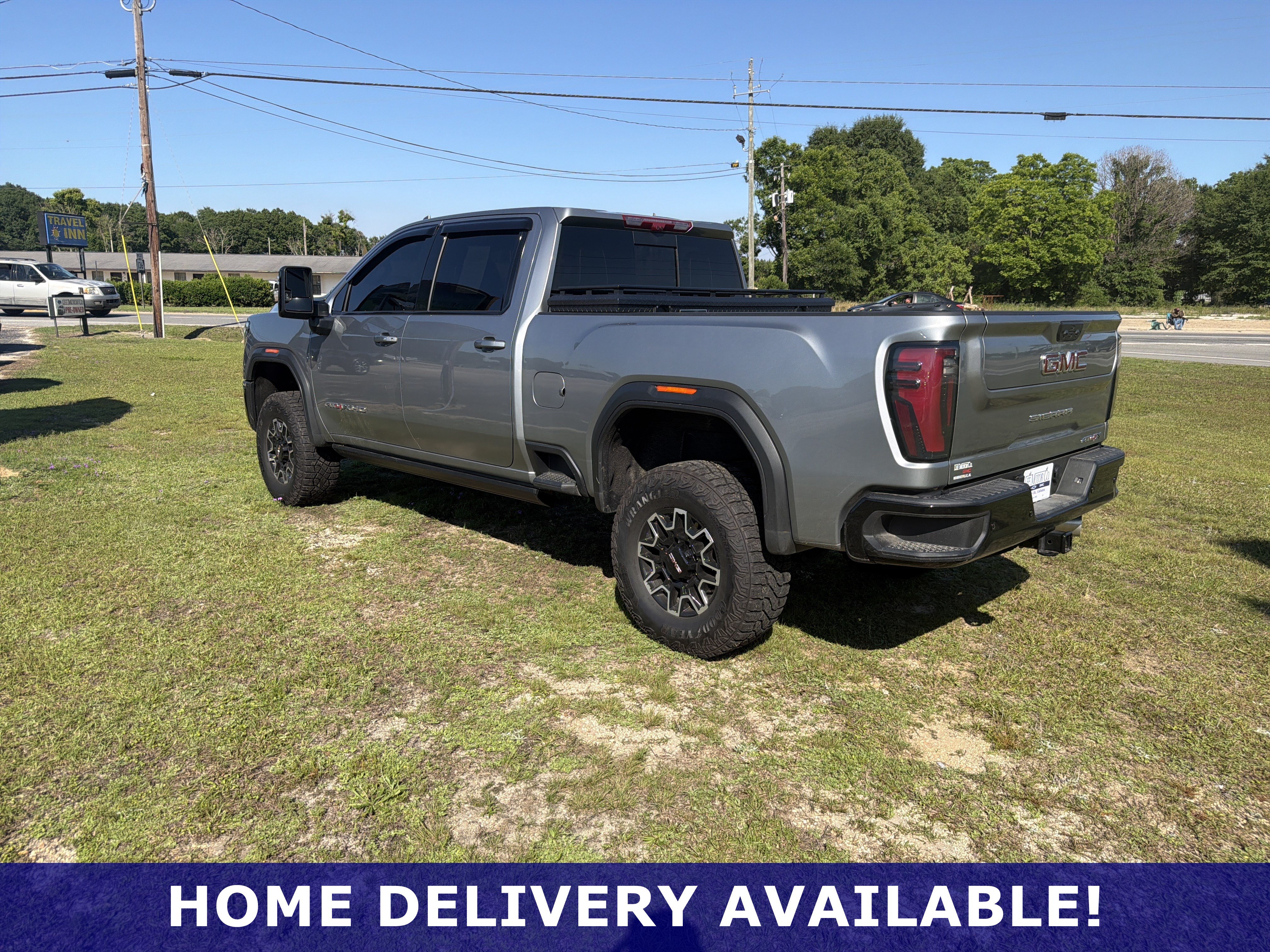 Used 2025 GMC Sierra 2500 AT4X AWD/4WD image 9