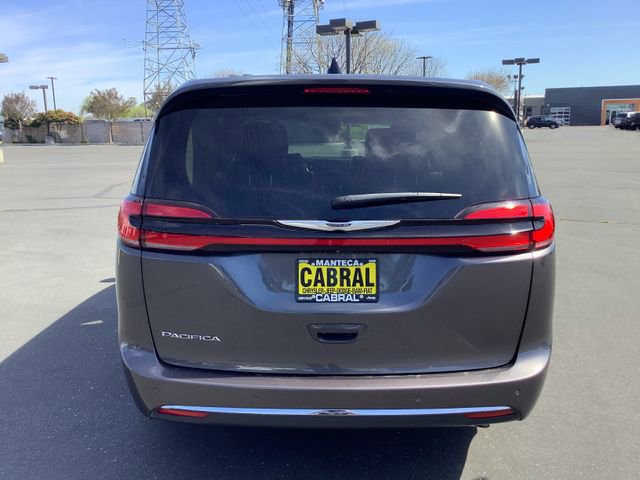 Used 2023 Chrysler Pacifica Touring-L image 28