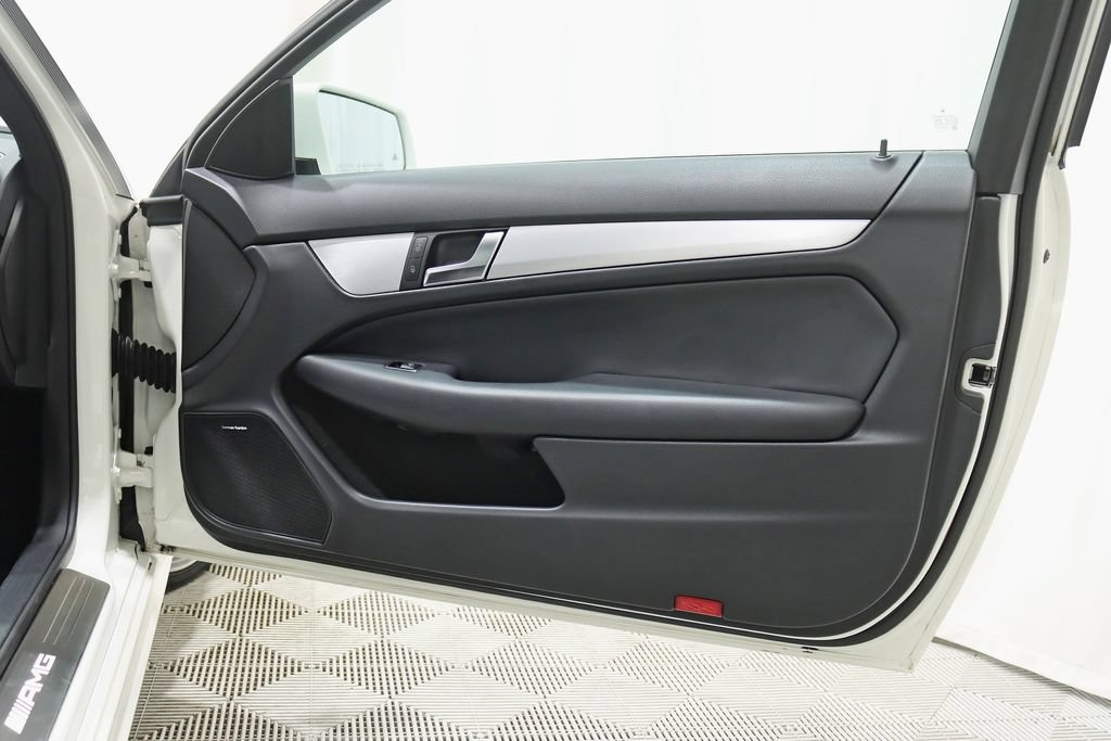 Used 2012 Mercedes-Benz C 63 AMG Coupe image 31