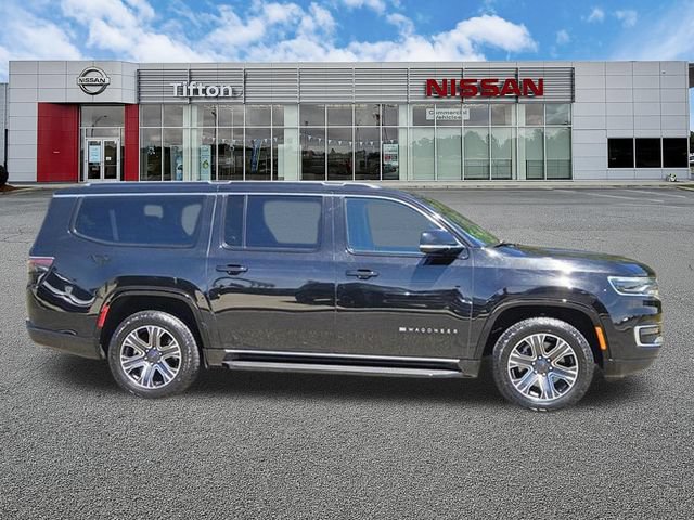 Used 2024 Jeep Wagoneer L Series II RWD image 3