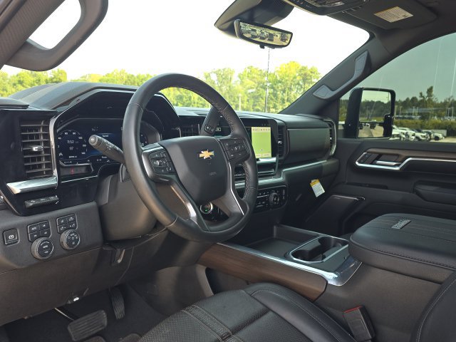 Used 2024 Chevrolet Silverado 3500 High Country w/ High Country Premium Package AWD/4WD image 25