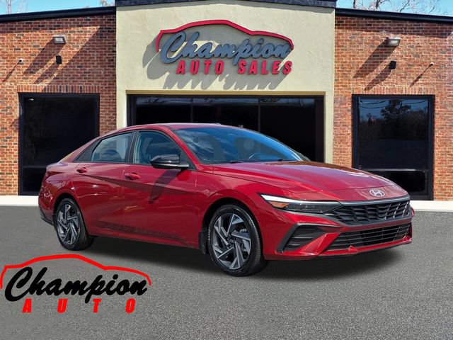 Used 2025 Hyundai Elantra Sport FWD image 1