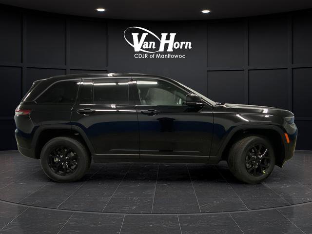New 2026 Jeep Grand Cherokee Altitude image 2