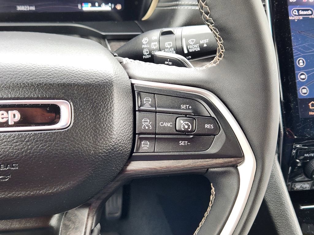 Used 2024 Jeep Grand Cherokee L Limited w/ Luxury Tech Group II image 20