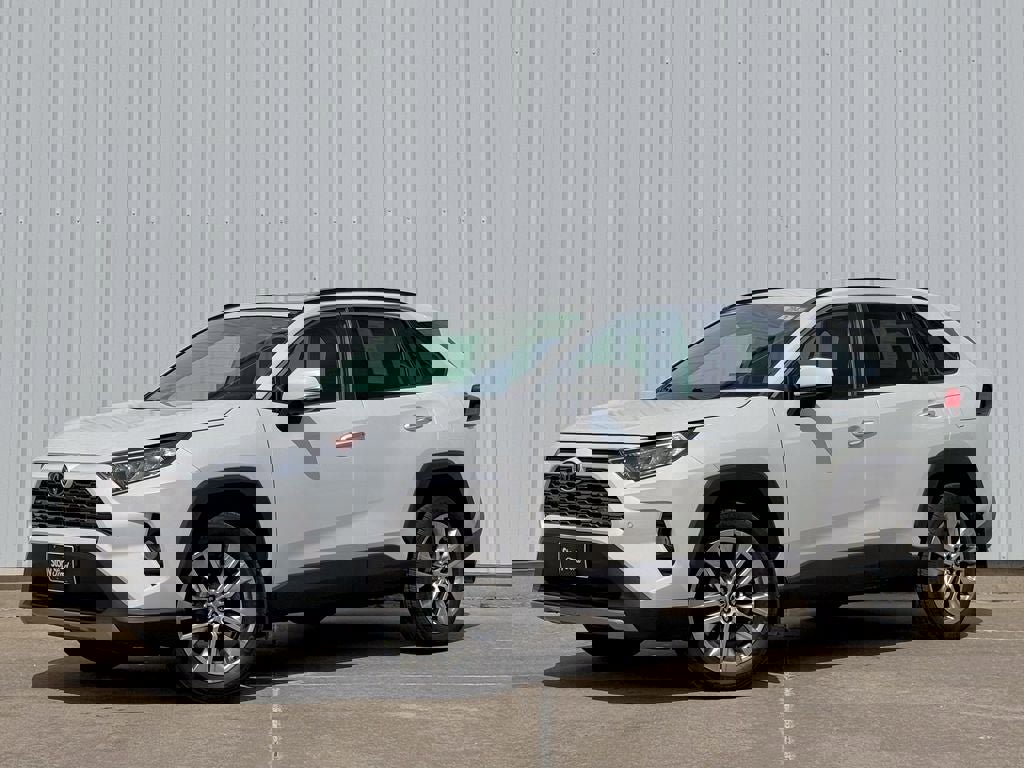 Used 2021 Toyota RAV4 Limited w/ Limited Grade Weather Package AWD/4WD image 2