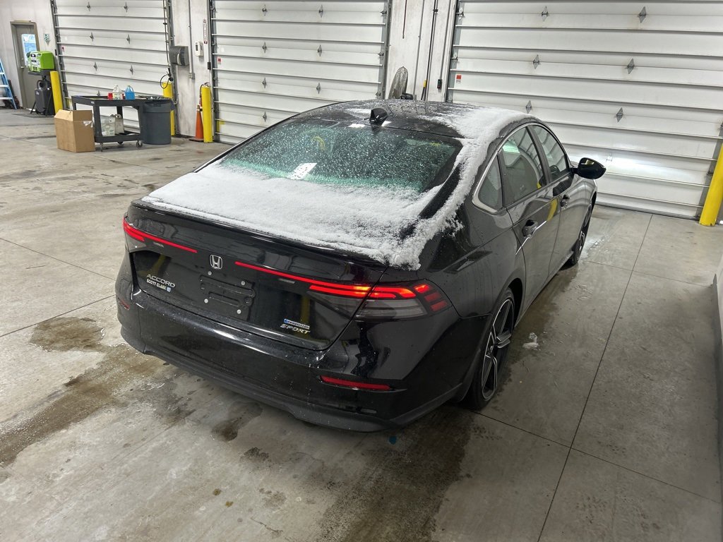 Used 2024 Honda Accord Sport image 4