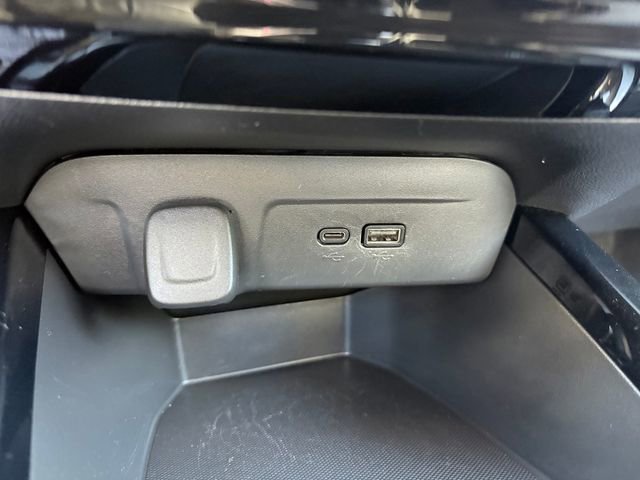 Used 2025 Chevrolet Trax LT FWD image 21