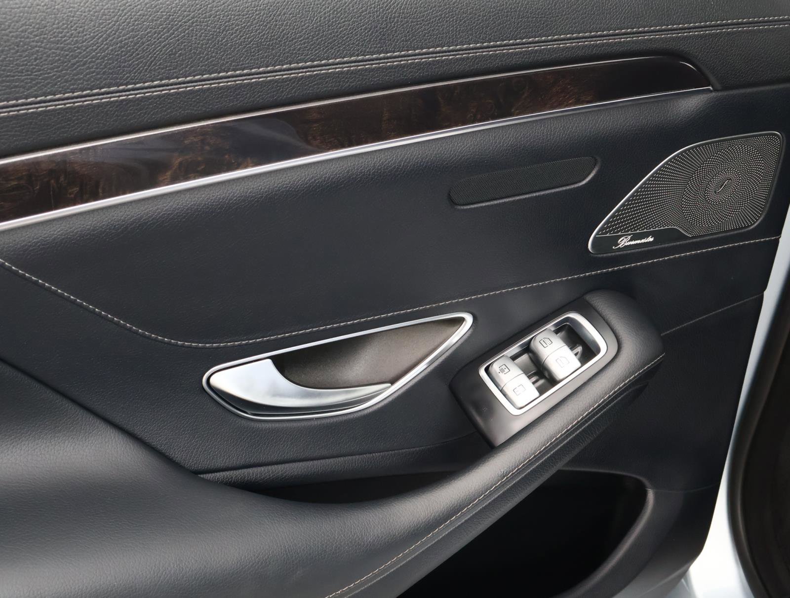 Used 2016 Mercedes-Benz S 550 Sedan image 23