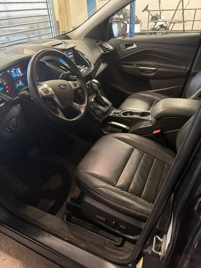Used 2016 Ford Escape Titanium FWD image 1