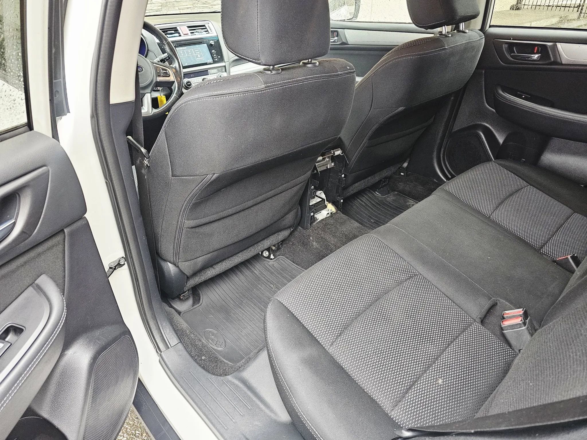 Used 2015 Subaru Outback 2.5i Premium image 10