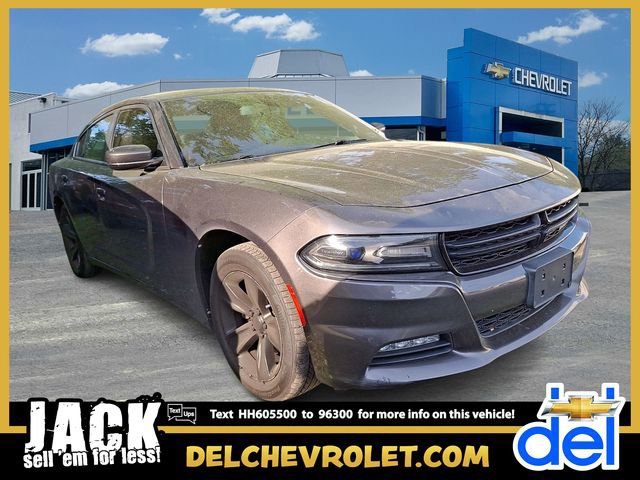 Used 2017 Dodge Charger SXT RWD image 1