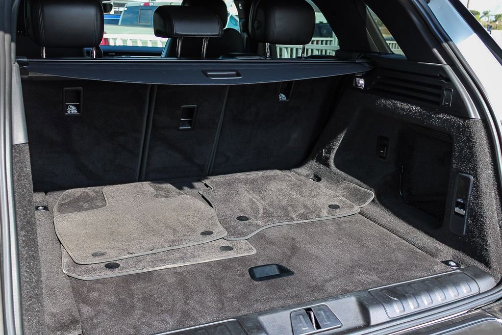 Used 2025 Land Rover Range Rover Sport SE AWD/4WD image 23