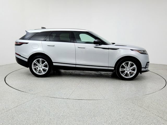 Certified 2022 Land Rover Range Rover Velar R-Dynamic S AWD/4WD image 4