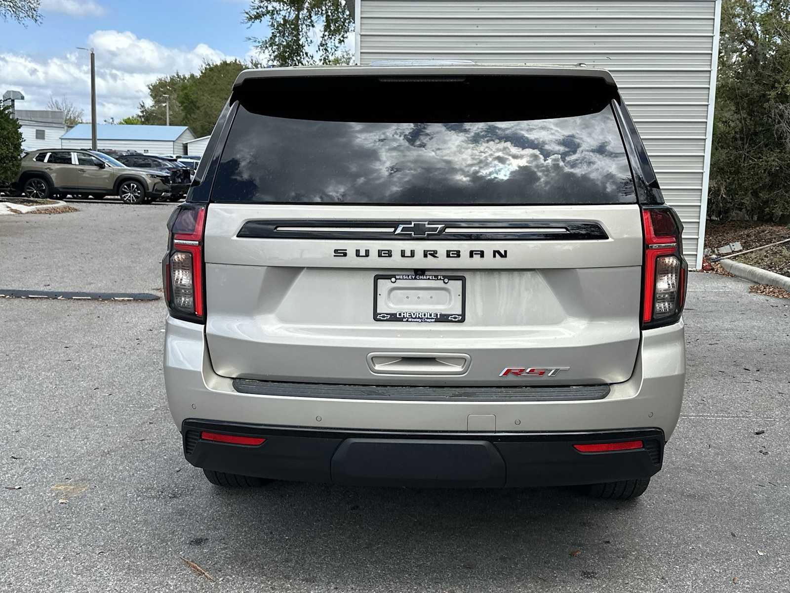Used 2023 Chevrolet Suburban RST AWD/4WD image 5
