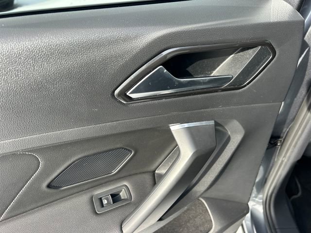 Used 2023 Volkswagen Tiguan SE image 39