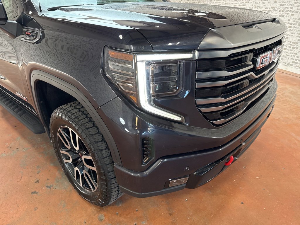 Used 2022 GMC Sierra 1500 AT4 w/ Technology Package image 9