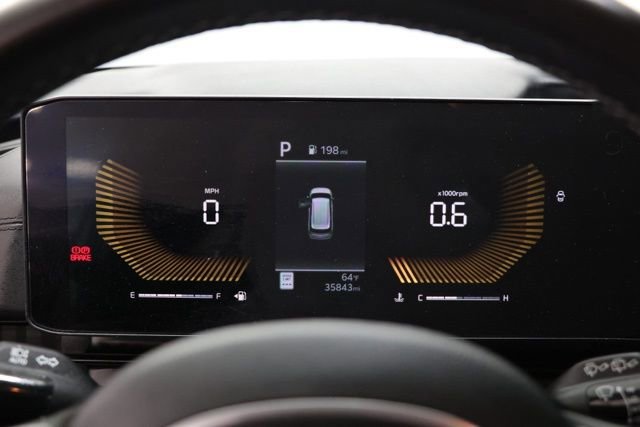 Used 2025 Kia Carnival image 23