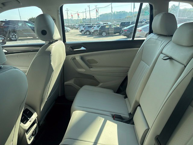 Used 2023 Volkswagen Tiguan SE FWD image 9