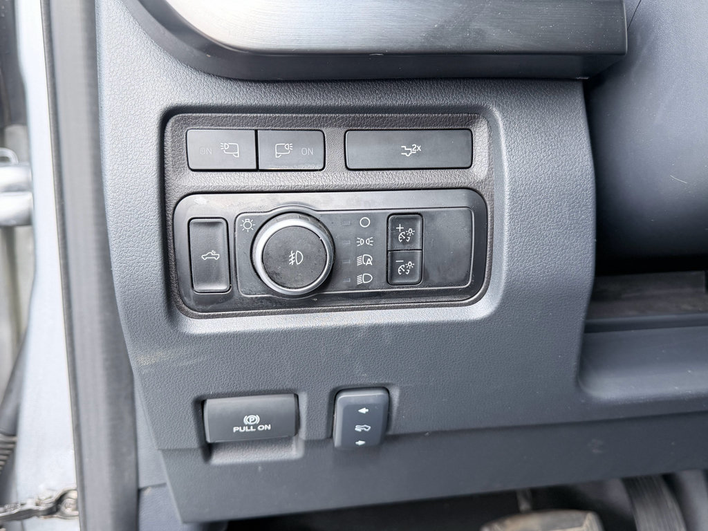 Used 2024 Ford F250 Lariat w/ Black Appearance Package AWD/4WD image 13