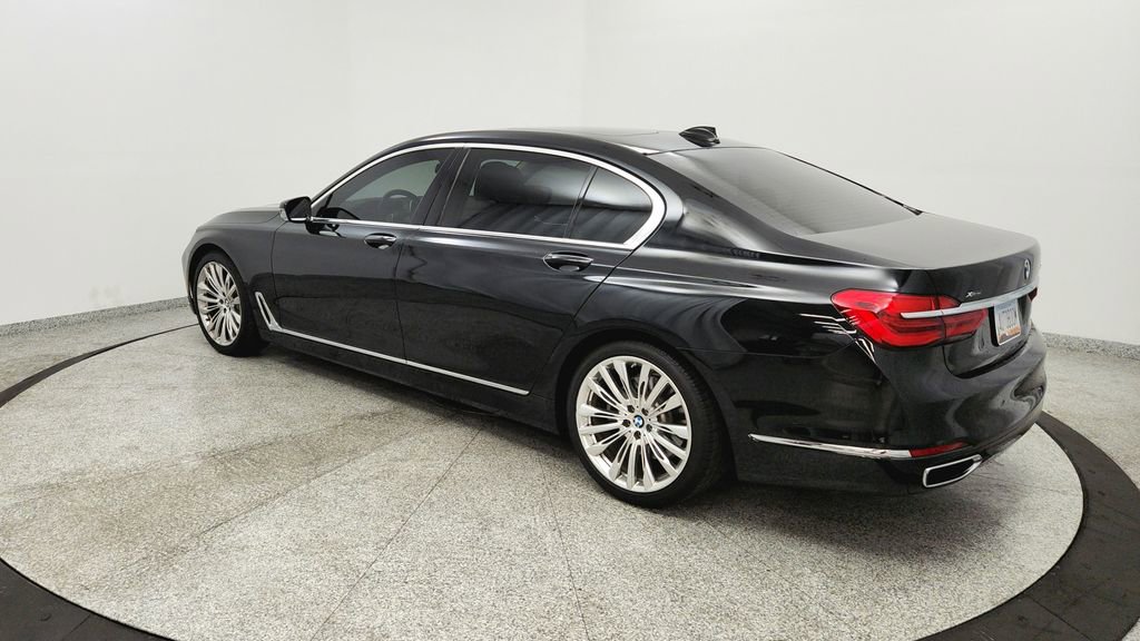 Used 2018 BMW 750i xDrive AWD/4WD image 3