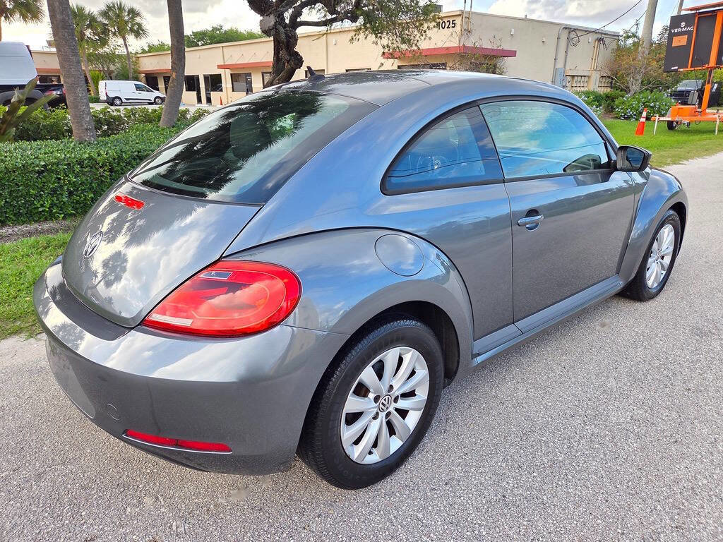 Used 2013 Volkswagen Beetle 2.5 image 12