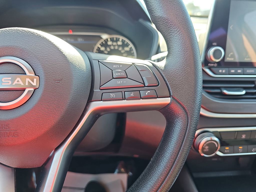 Used 2024 Nissan Altima 2.5 SV image 21