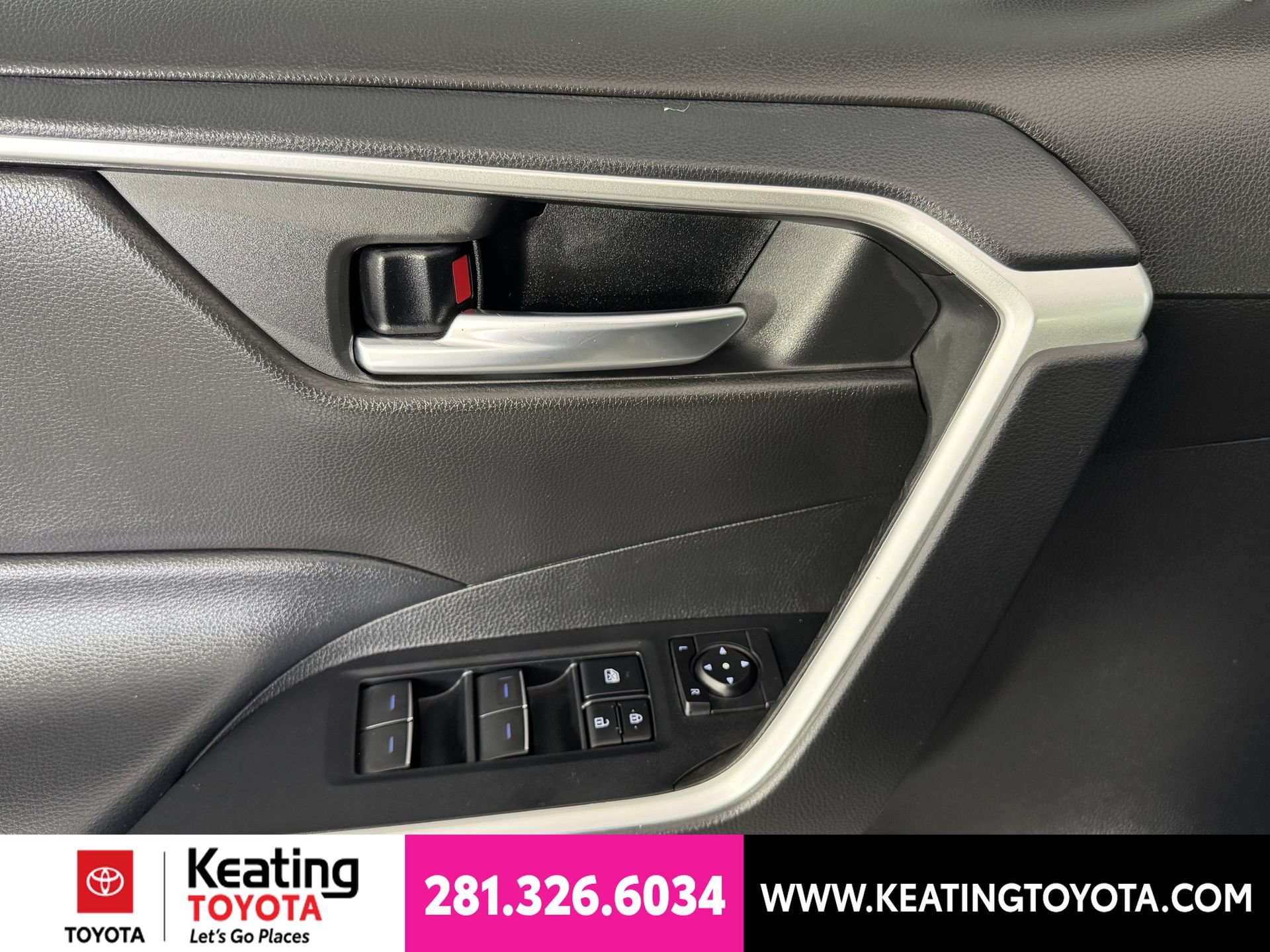 Used 2022 Toyota RAV4 XLE Premium FWD image 12