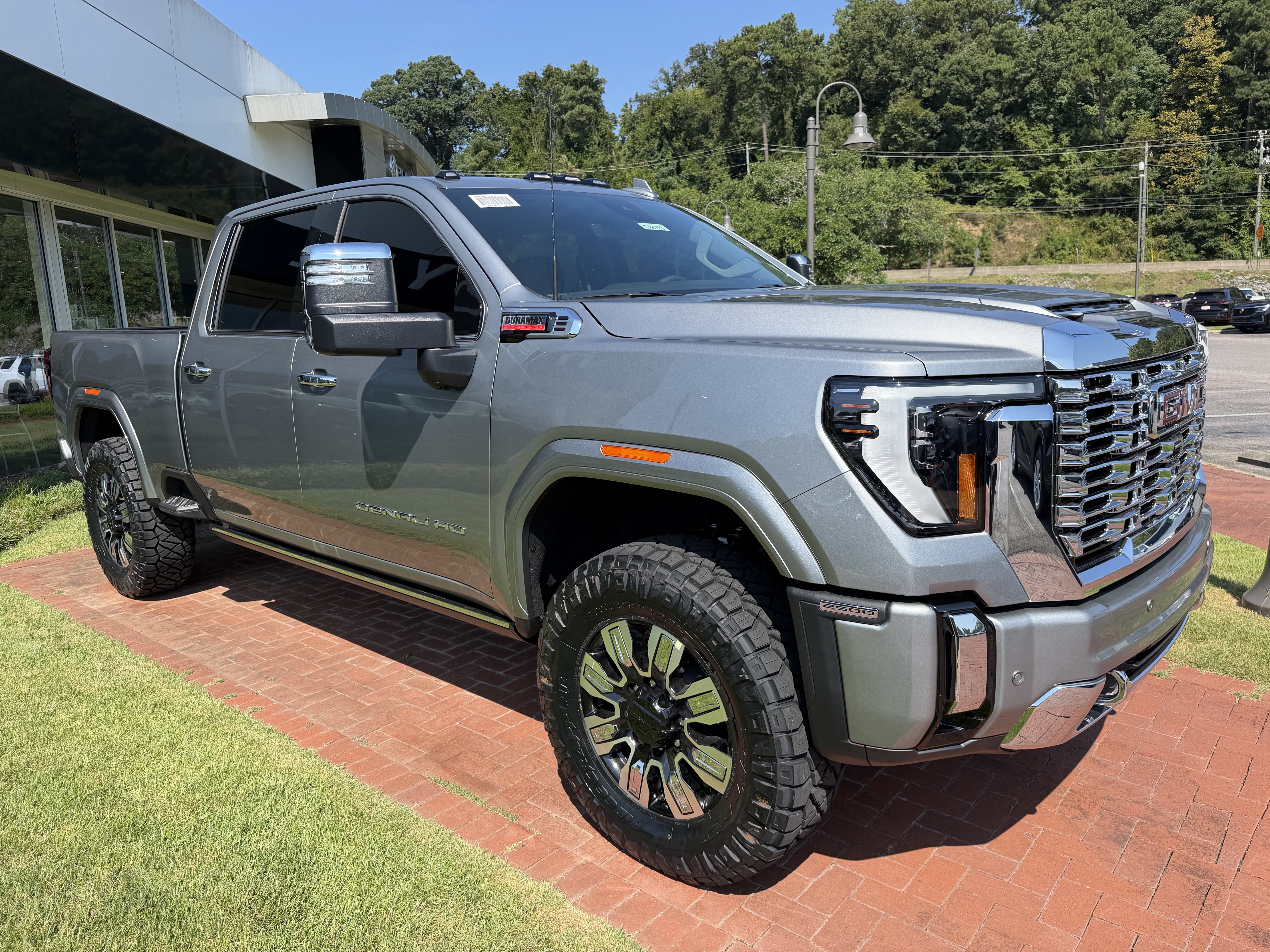 New 2026 GMC Sierra 2500 Denali w/ Denali Reserve Package AWD/4WD image 3