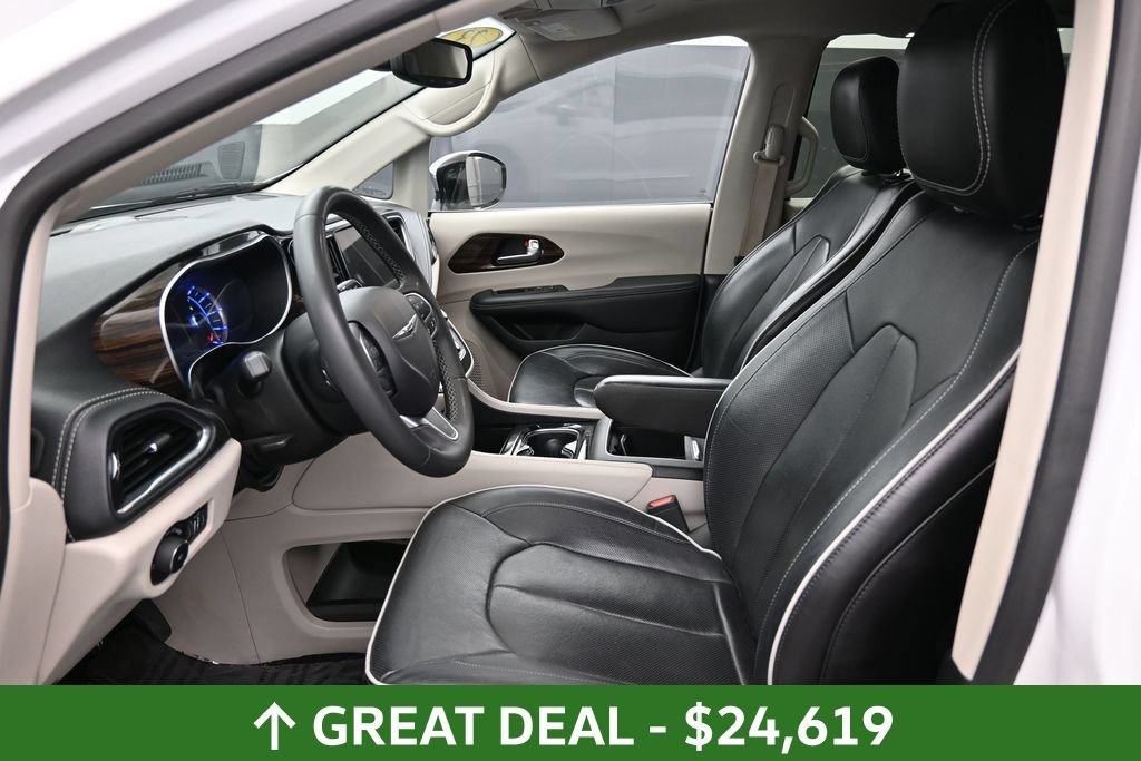 Used 2023 Chrysler Pacifica Limited FWD image 19