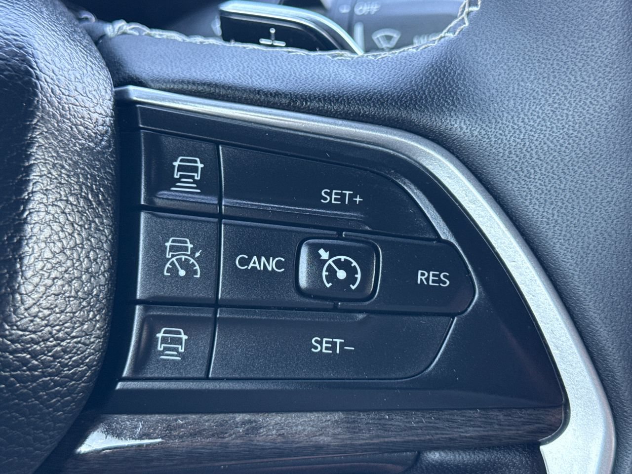 Used 2025 Jeep Grand Cherokee L Limited w/ Luxury Tech Group II AWD/4WD image 26