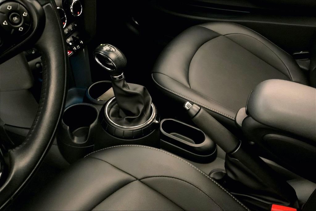 Used 2016 MINI Cooper 2-Door Hardtop image 21