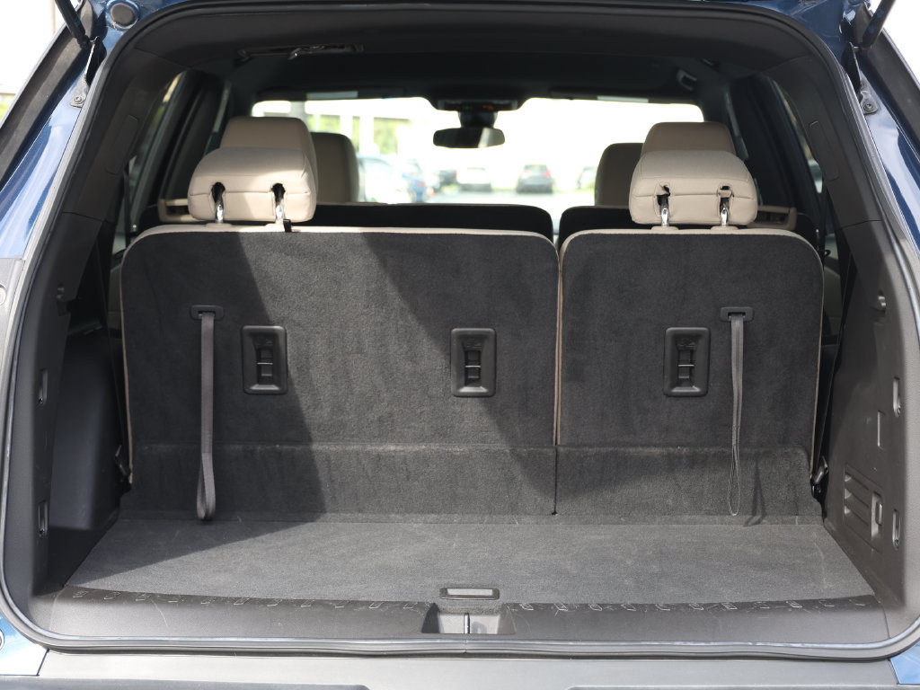 Used 2023 Chevrolet Traverse LS FWD image 7