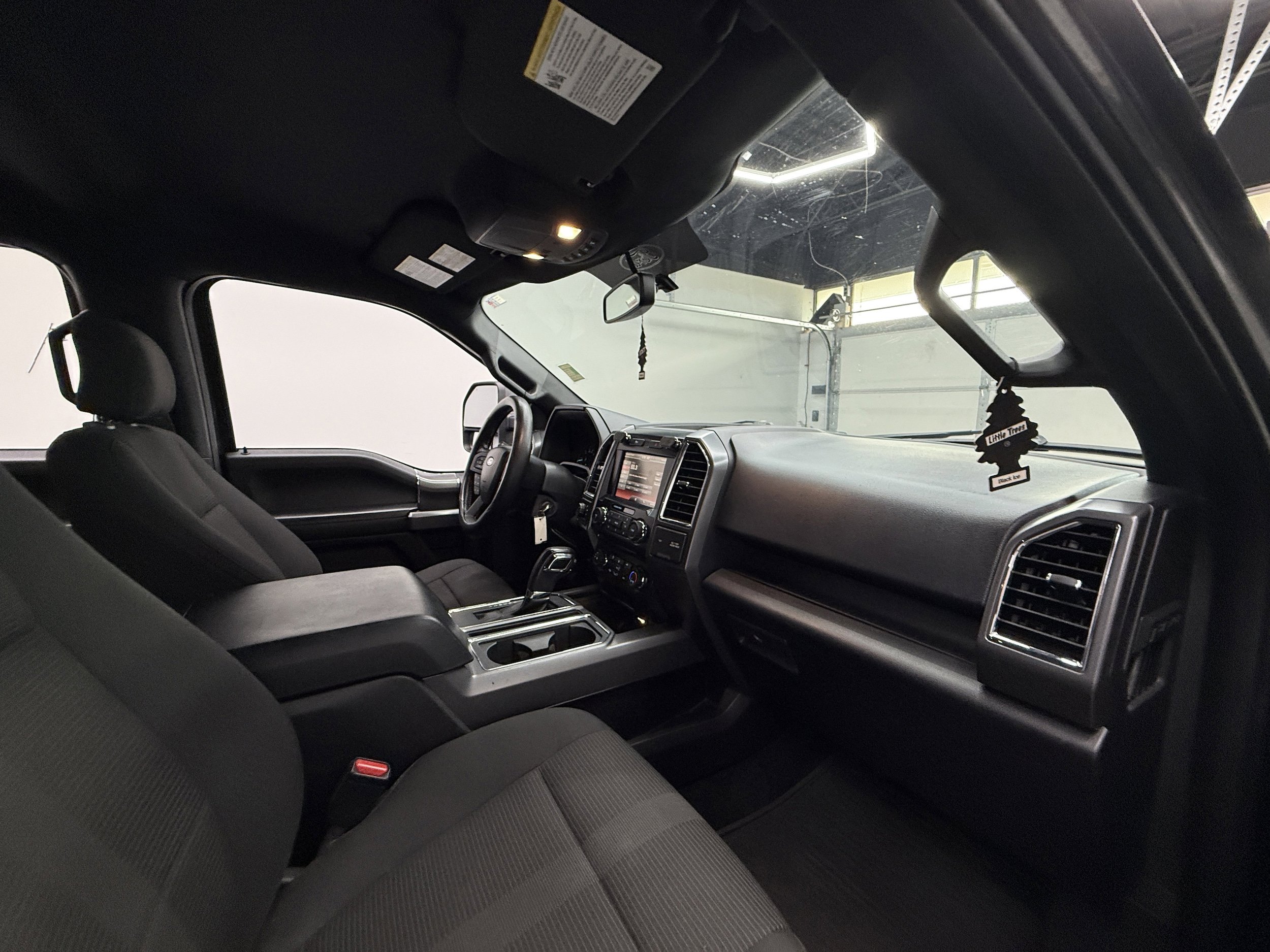 Used 2015 Ford F150 XLT w/ Equipment Group 302A Luxury AWD/4WD image 21