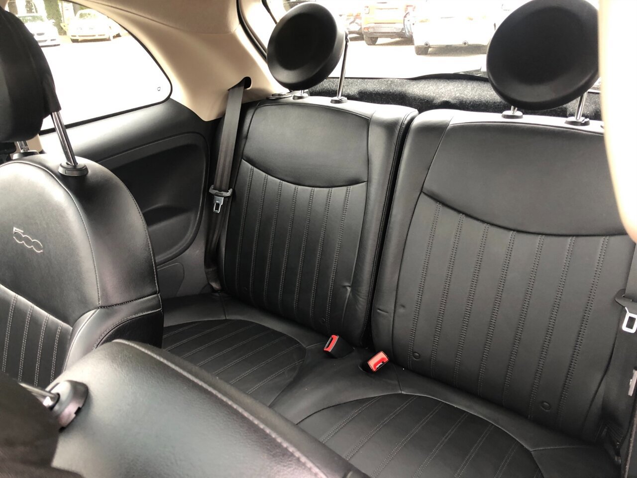 Used 2018 FIAT 500 Lounge FWD image 11