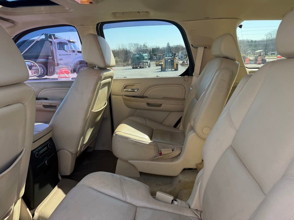Used 2007 Cadillac Escalade AWD w/ Information Package image 8