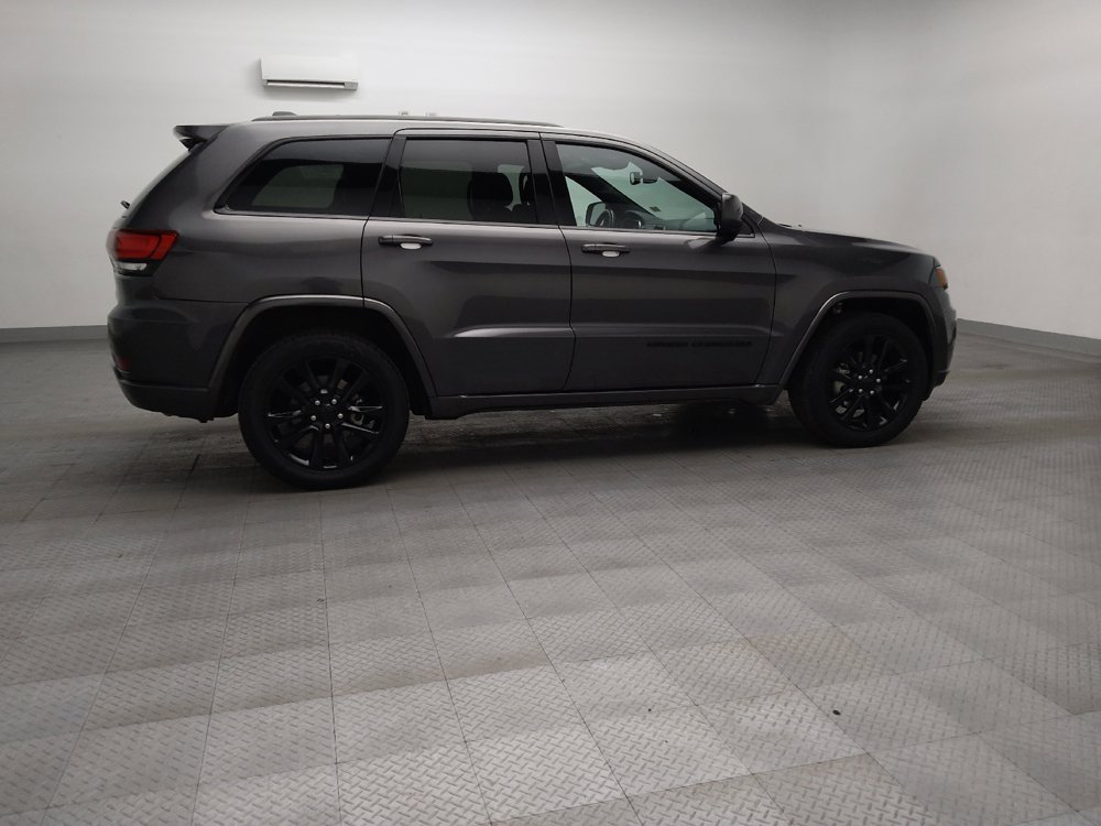 Used 2020 Jeep Grand Cherokee Altitude RWD image 10