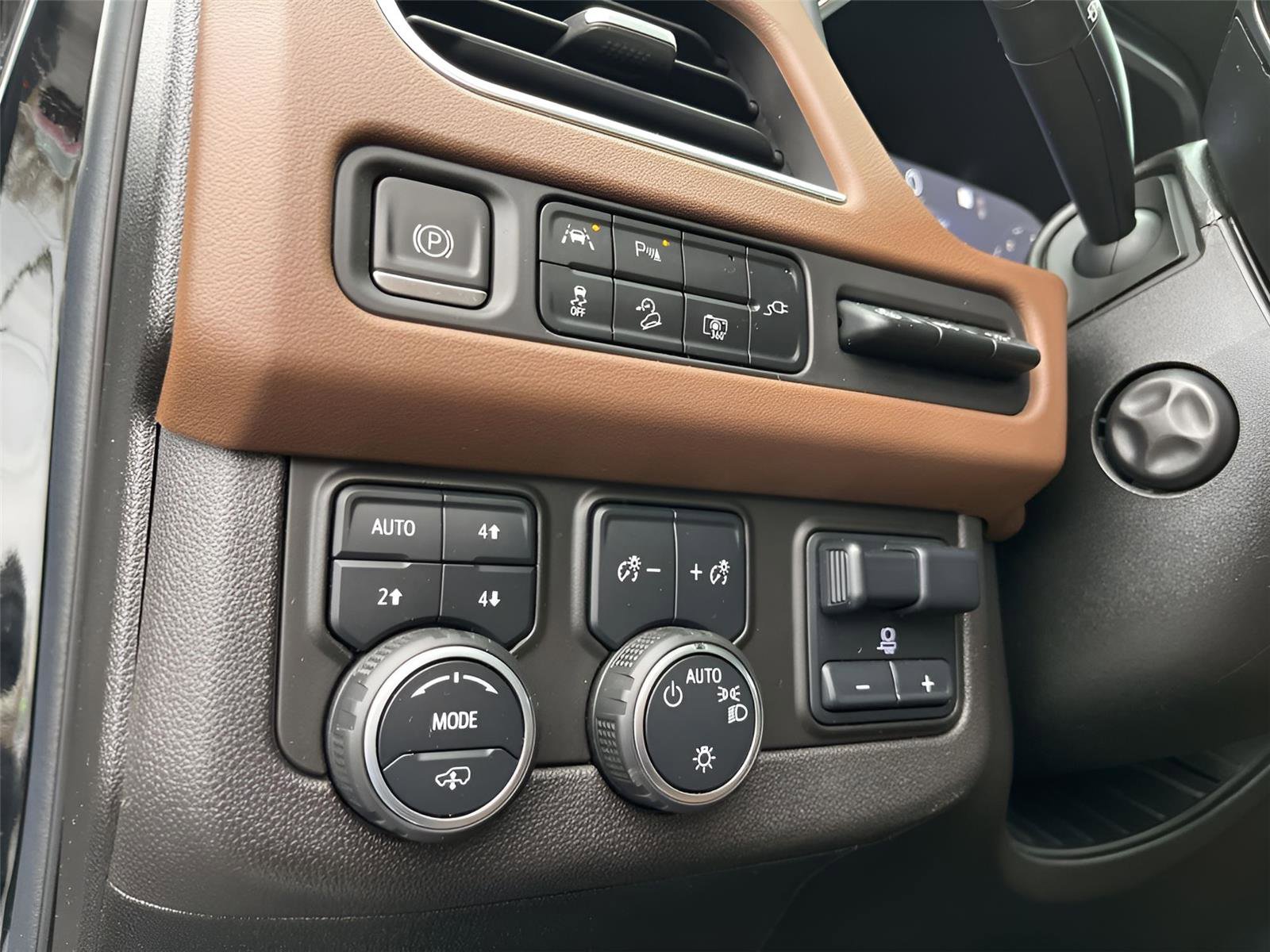 Used 2022 Chevrolet Tahoe High Country image 25