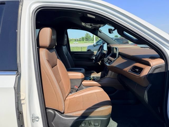 Used 2022 Chevrolet Suburban High Country w/ Max Trailering Package AWD/4WD image 10