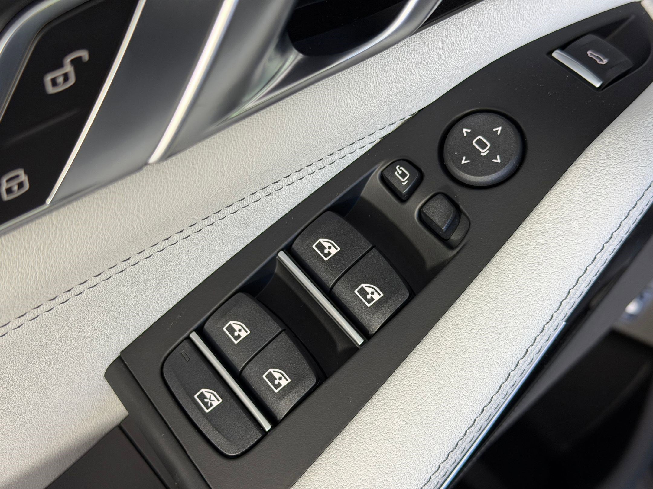 New 2026 BMW X5 xDrive50e w/ Executive Package image 22