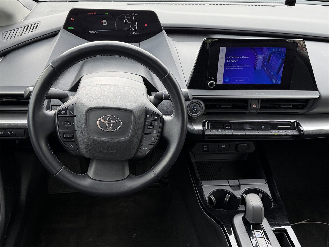 Used 2024 Toyota Prius LE image 12