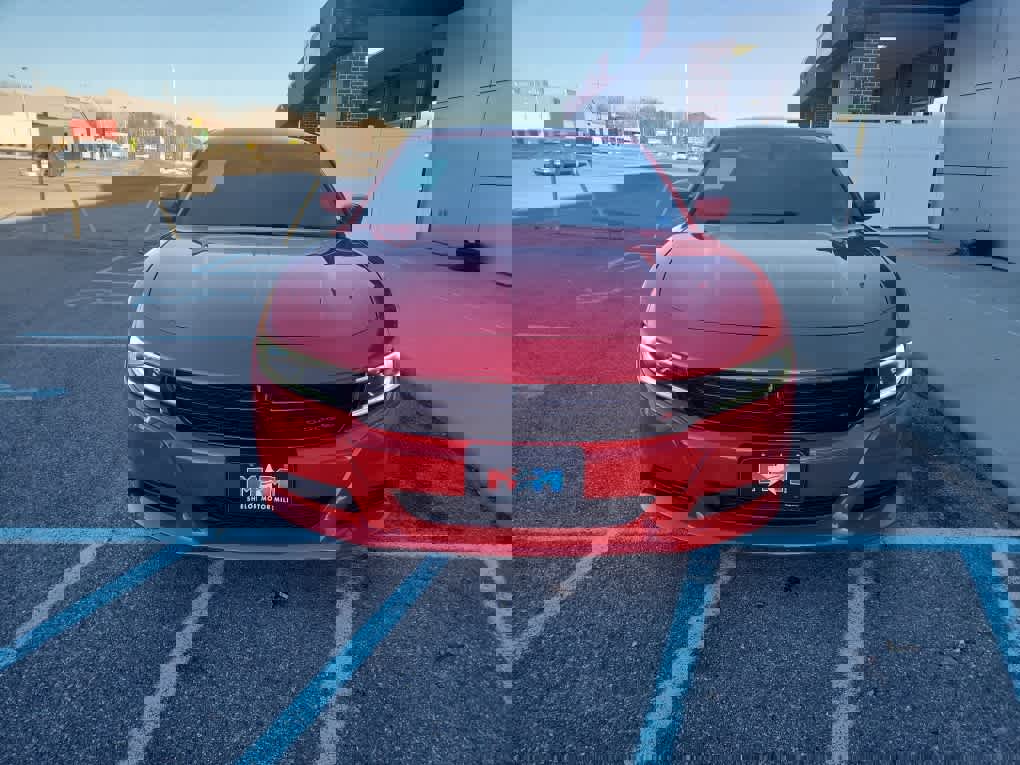 Used 2022 Dodge Charger SXT w/ Plus Group image 2