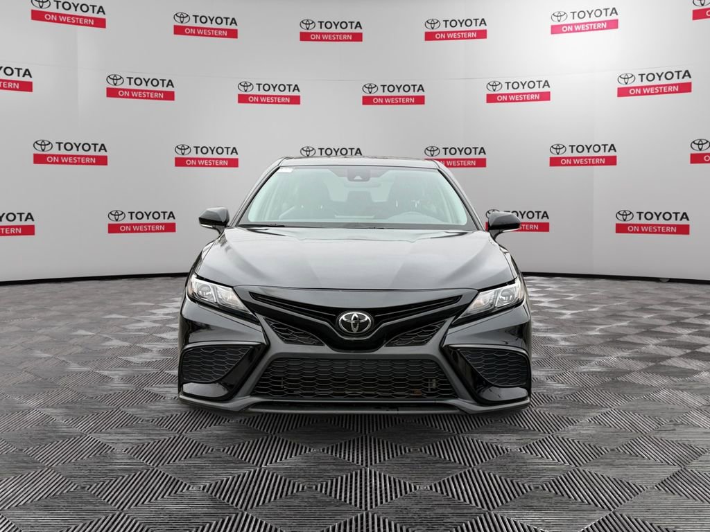 Used 2024 Toyota Camry SE image 8