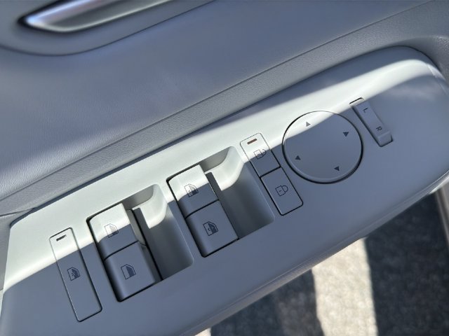 New 2027 Hyundai Kona Limited FWD image 30
