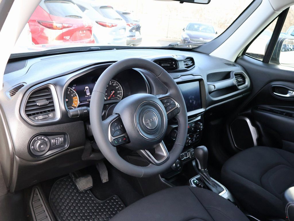 Used 2022 Jeep Renegade Latitude image 16