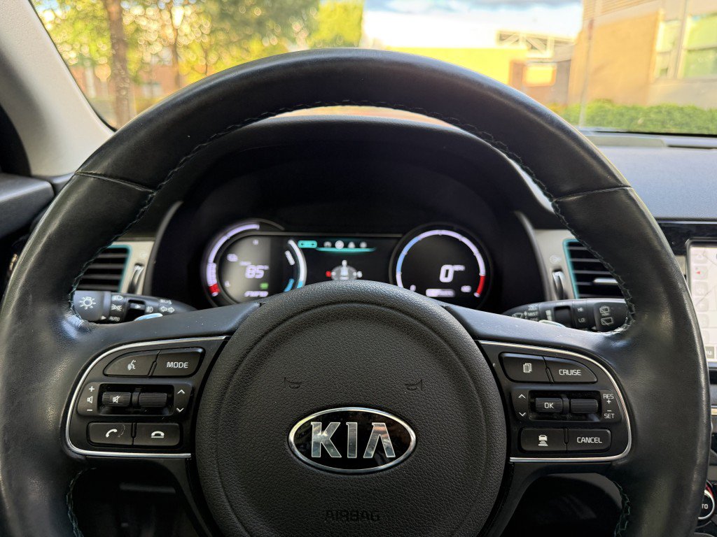 Used 2019 Kia Niro EX Premium w/ Cold Weather Package 1.0 FWD image 35