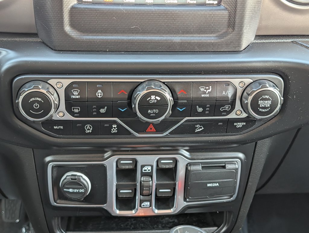 Used 2020 Jeep Wrangler Unlimited Sport AWD/4WD image 23