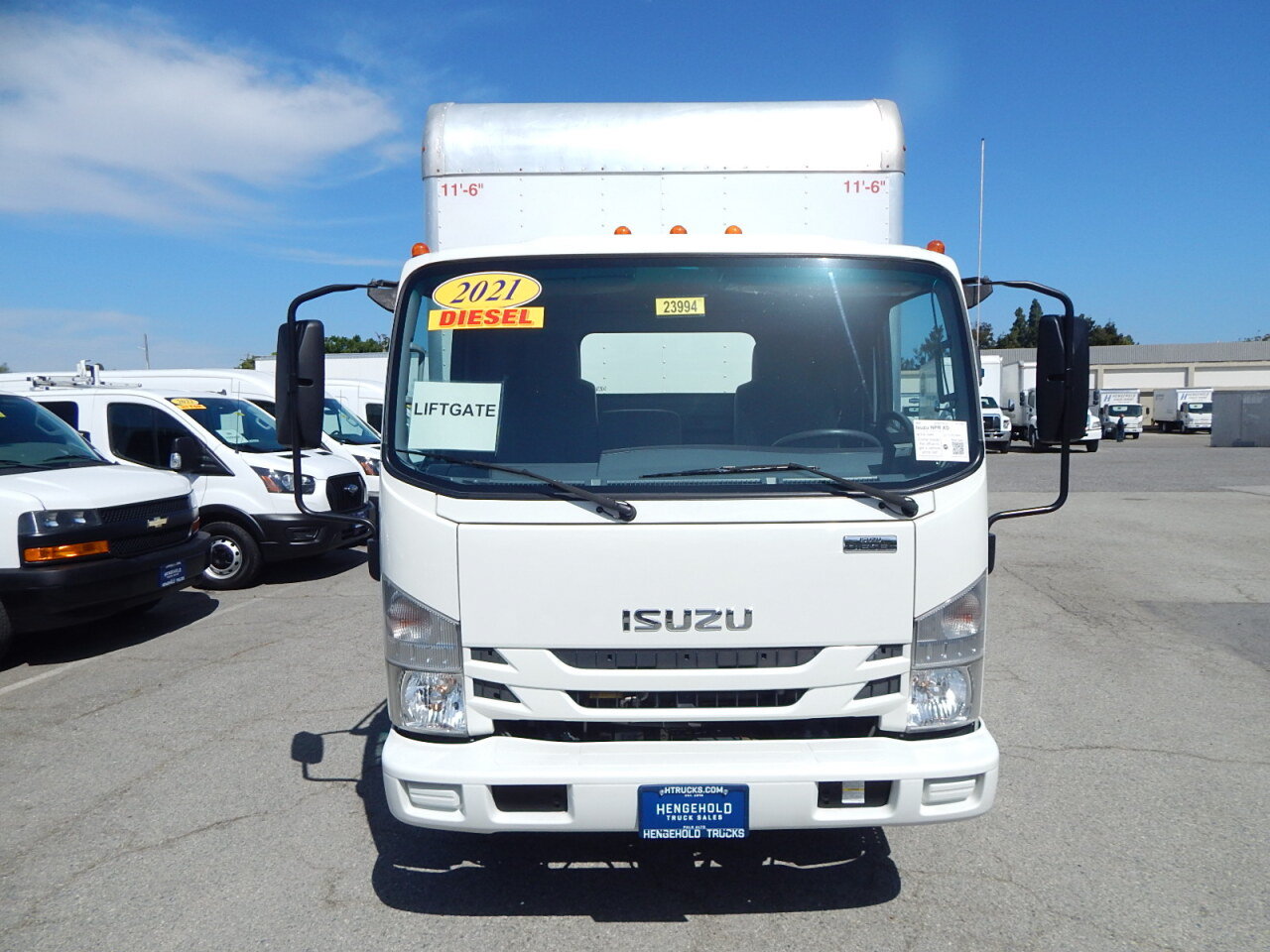 Used 2021 Isuzu NPR RWD image 11